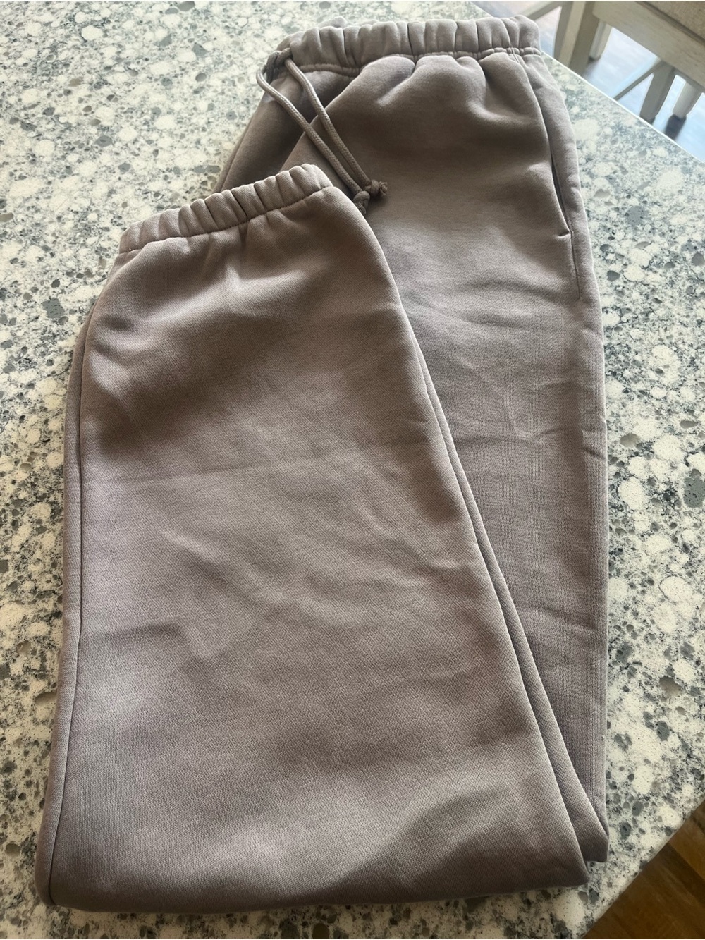 NWT SKIMS Men’s Fleece Lounge Relaxed Jogger Shadow Large $98